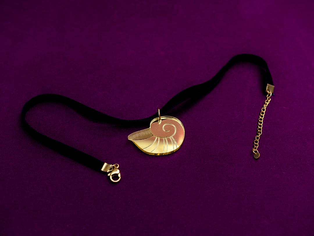 Choker de metacrilato inspirados en las películas Disney, esta joyita es ideal para realzar cualquier look, sencillo y elegante