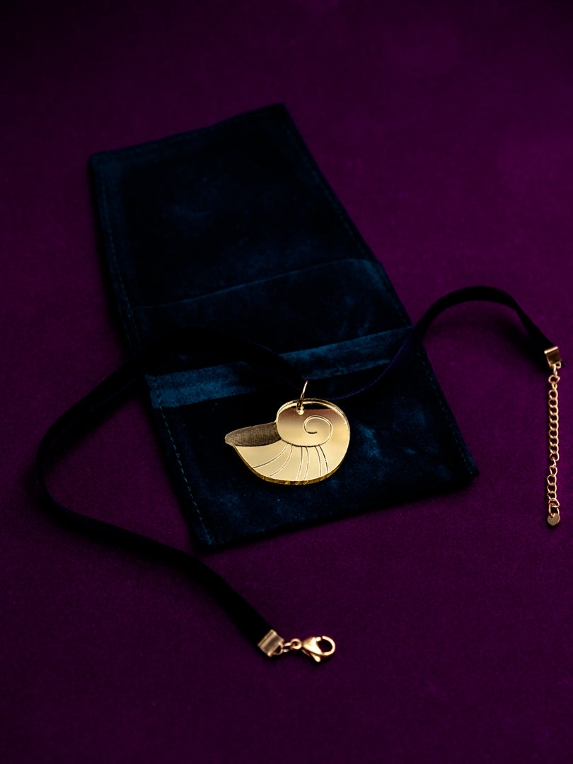 Choker de metacrilato inspirados en las películas Disney, esta joyita es ideal para realzar cualquier look, sencillo y elegante