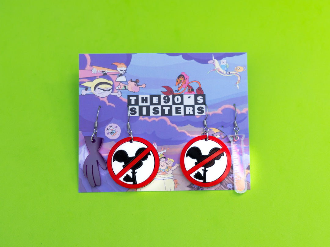 Pack de pendientes de metacrilato inspirados en la serie de nuestra infancia El laboratorio de Dexter. Guante y probeta de Dexter y señal de prohibido Dee Dee