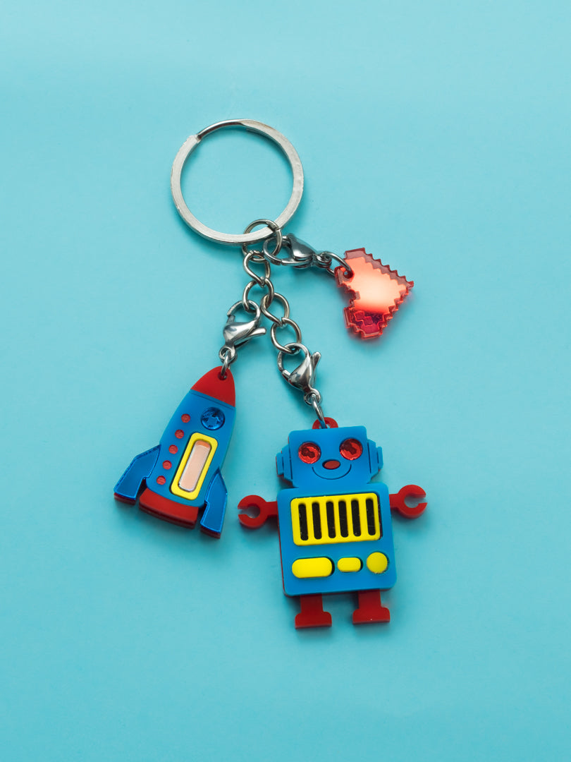 Llavero de Charms de metacrilato inspirado en tu serie de anime de la infancia Marmalade boy. Llenos de color y con un toque divertido para decorar cualquier bolso o mochila