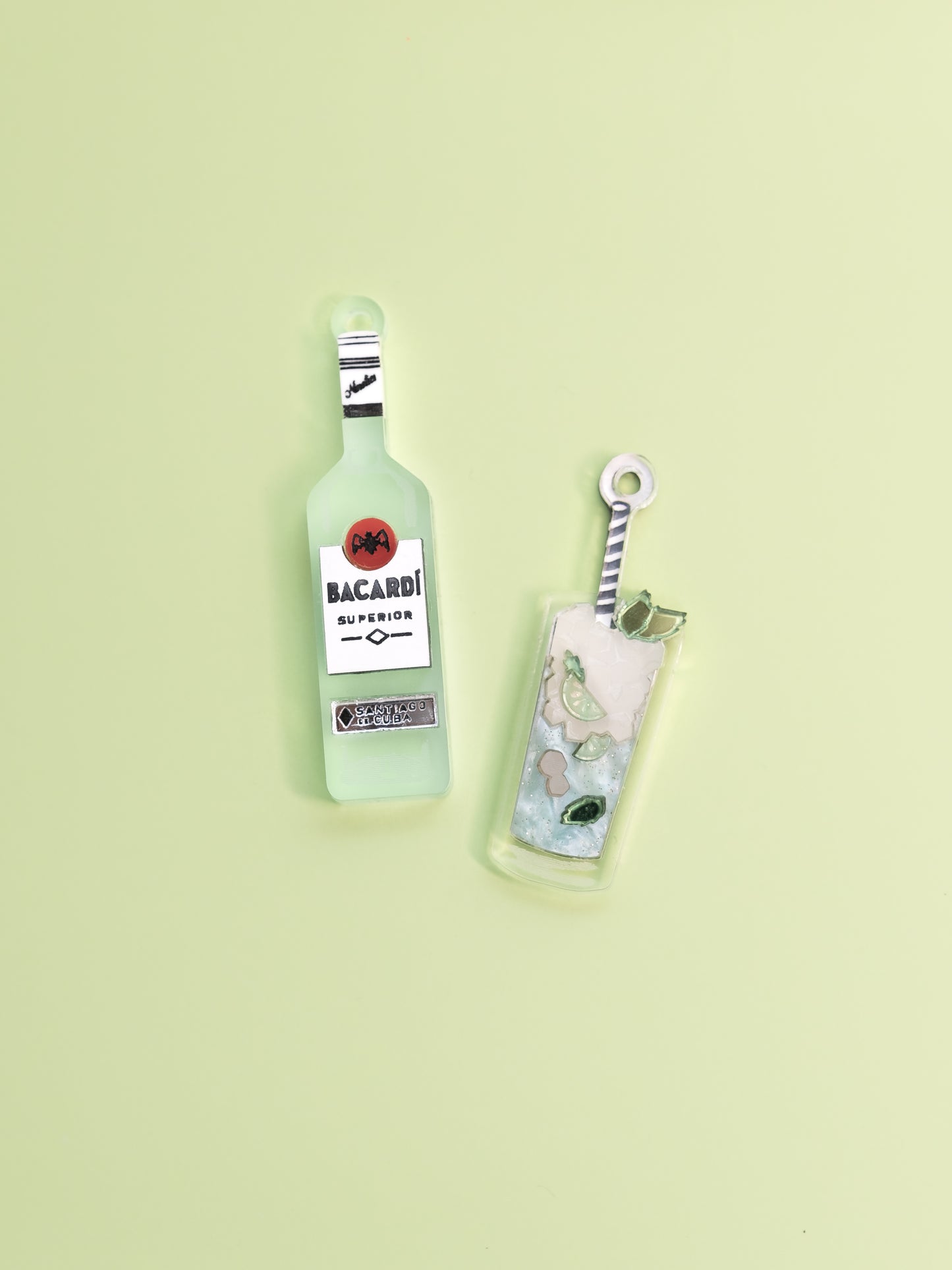 Pendientes de metacrilato inspirados en las bebidas del verano. Coloridas y divertidas, ideales para lucir en cualquier ocasión