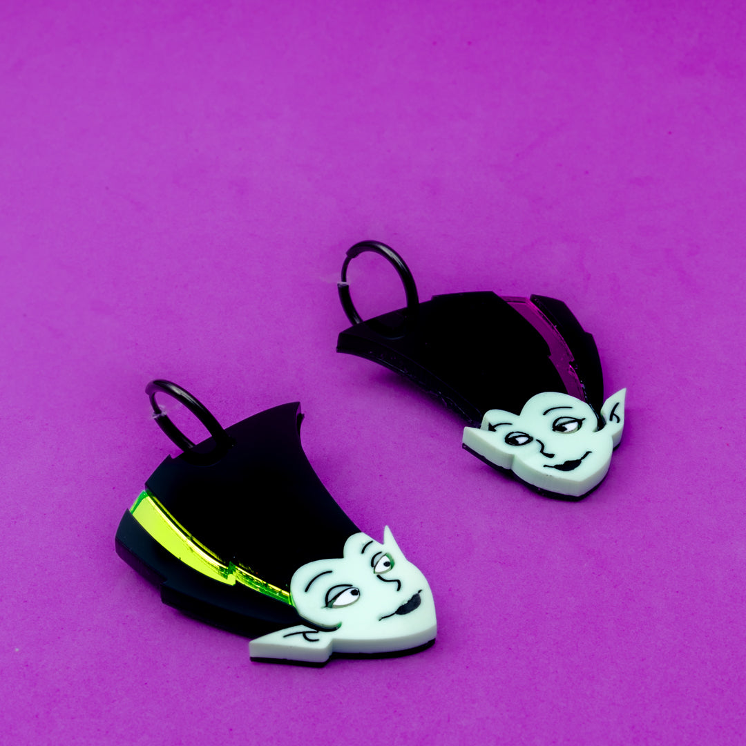 Pendientes de metacrilato inspirados en tu serie de la infancia, Estos pendientes tan cañeros y originales realizados a mano son geniales para el día a día