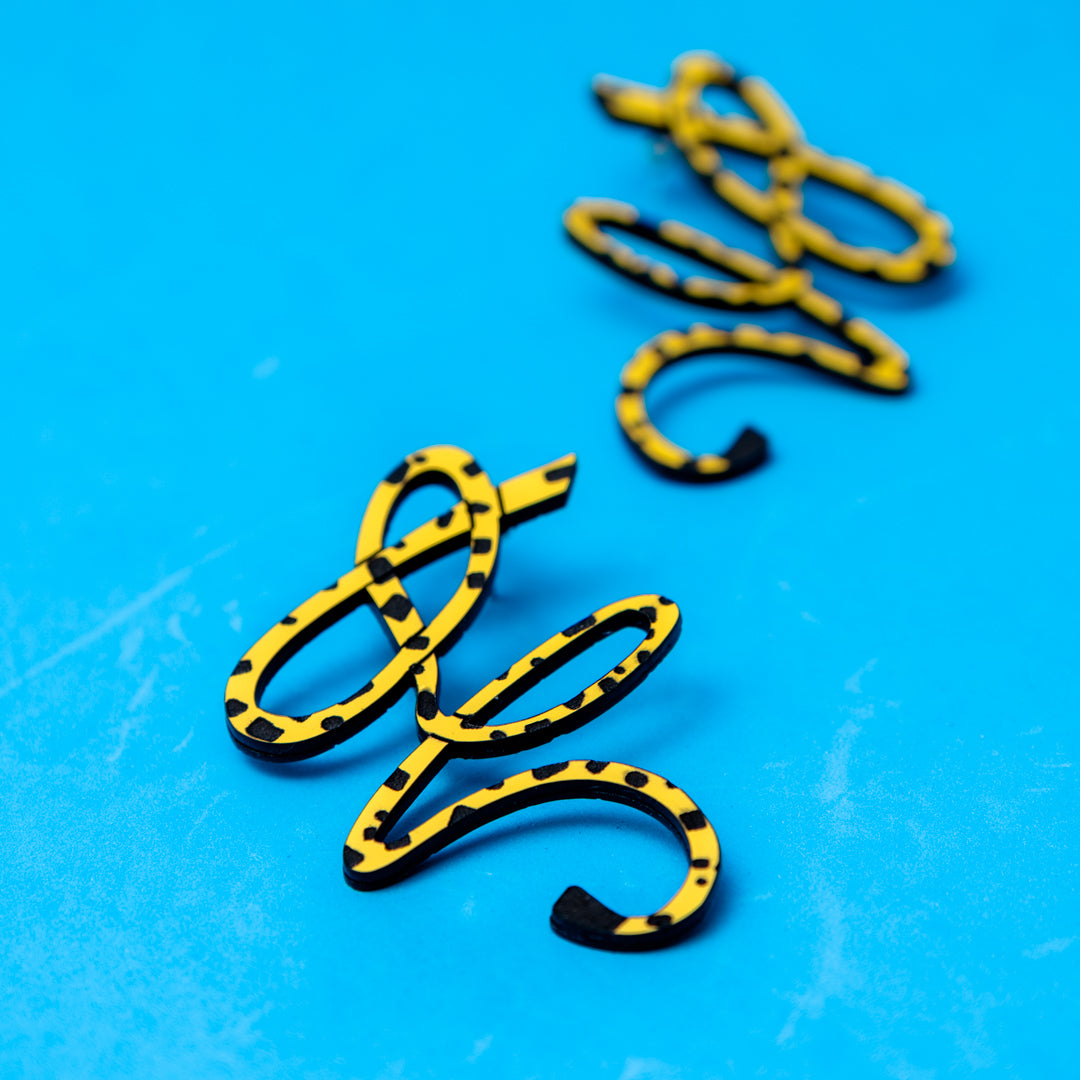 Pendientes de metacrilato inspirados en tu serie de la infancia, Estos pendientes tan originales y divertidos realizados a mano son geniales para el día a día