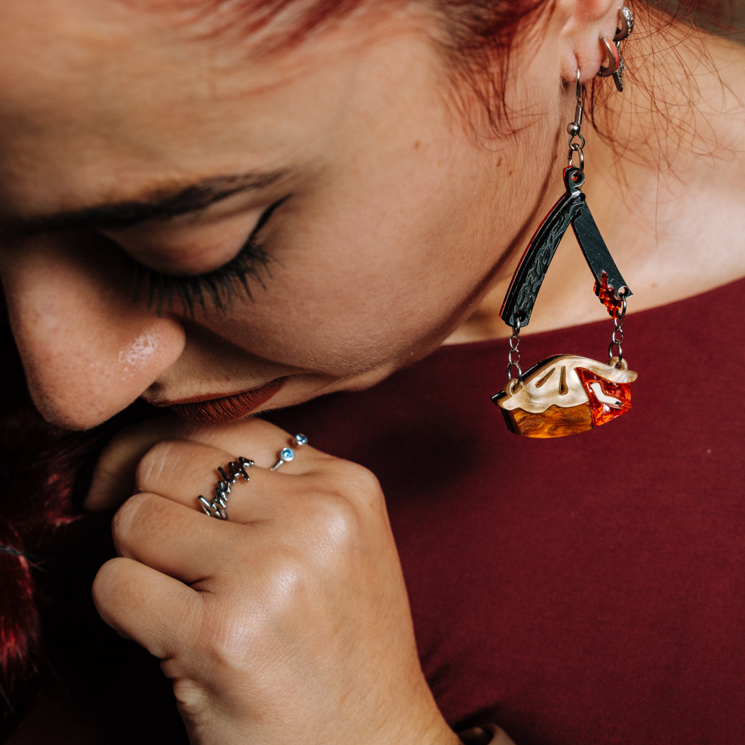 Pendientes de metacrilato inspirados en las películas de Tim Burton, este modelo tan atrevido no dejara a nadie indiferente
