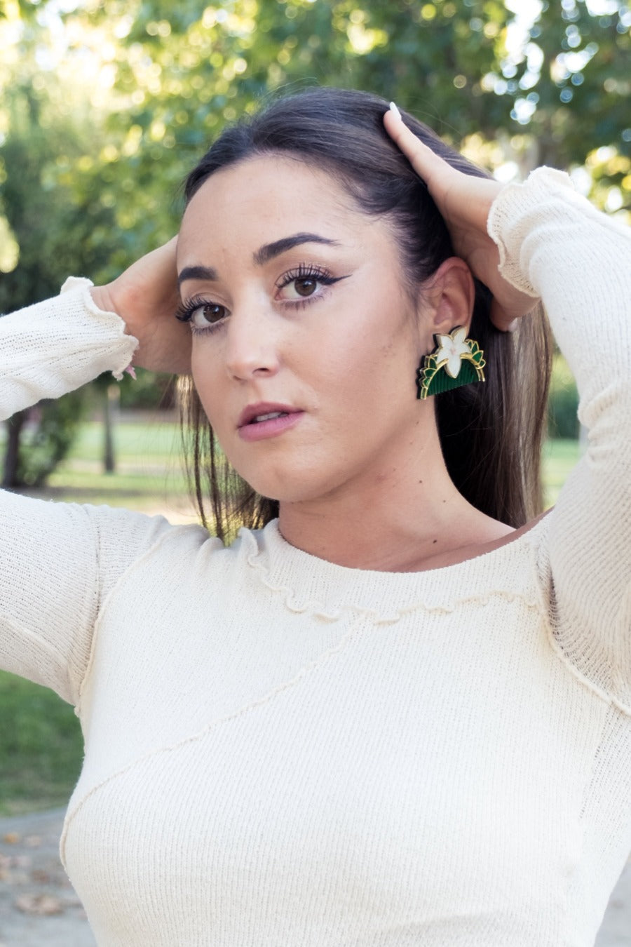 Pendientes de metacrilato inspirados en las películas Disney, realizados a mano pieza a pieza, esta joyita es ideal para realzar cualquier look, llena de color y super elegante