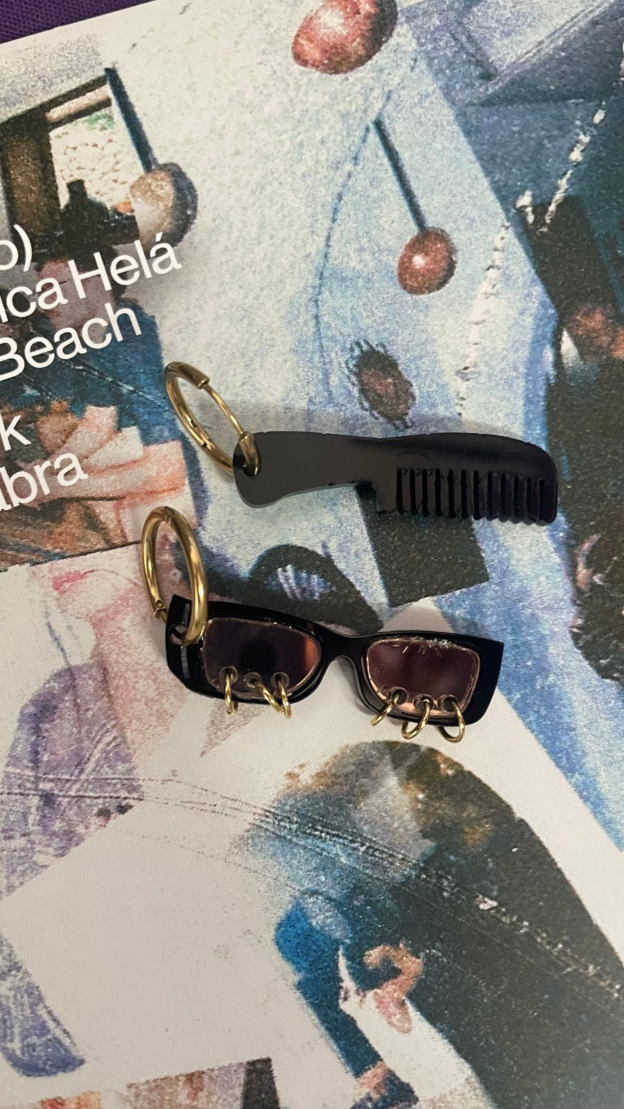 Pendientes de metacrilato inspirados en el disco de la plazuela, look roquero y urbano para lucir a diario, hechos a mano