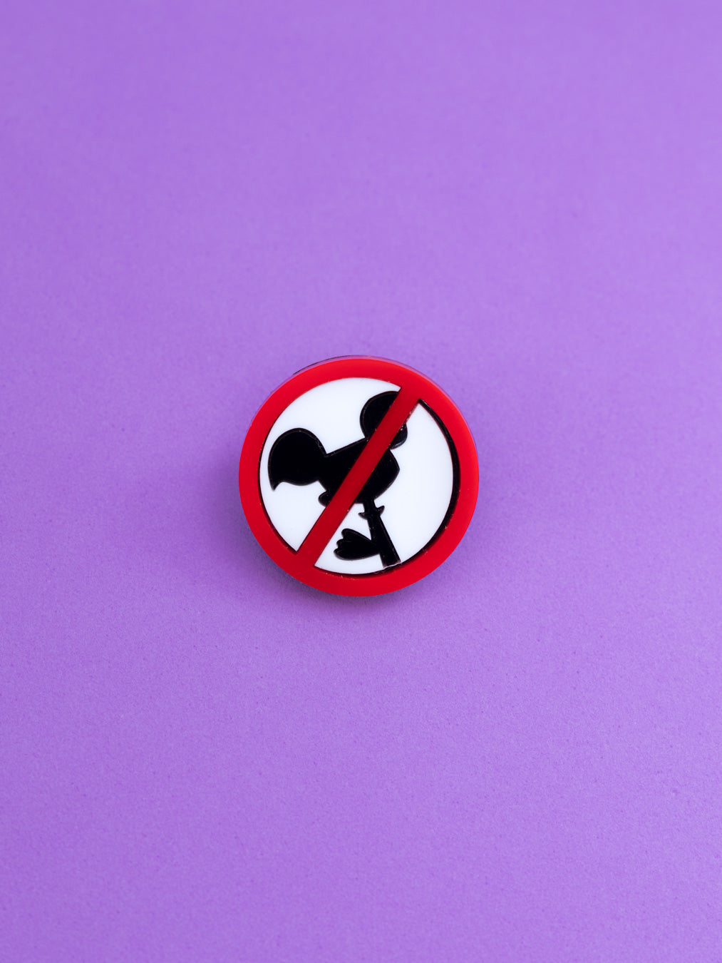 Pin de metacrilato inspirado en Dee Dee del Laboratorio de Dexer, una de nuestras series de infancia favoritas