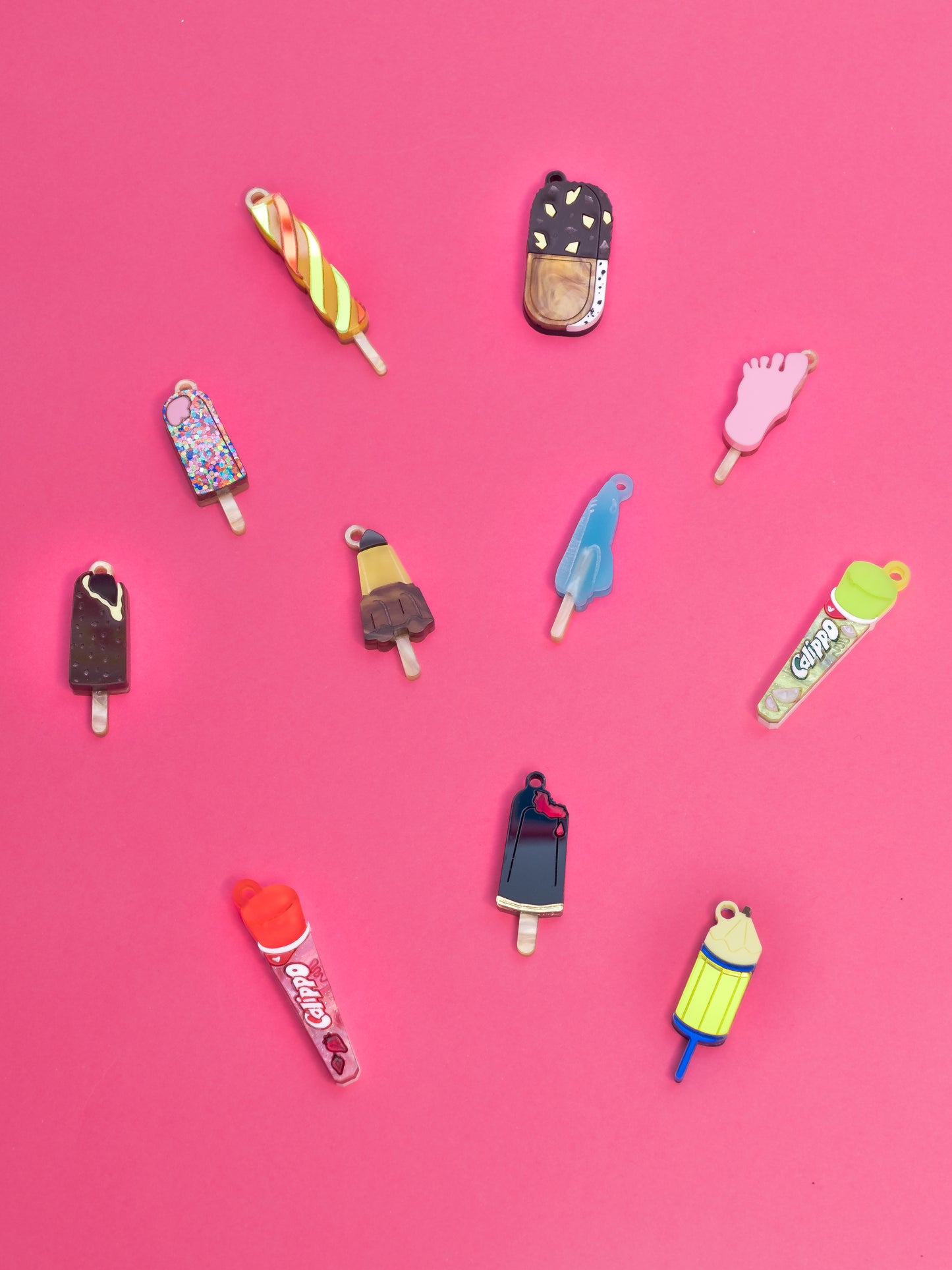Pendientes de metacrilato inspirados en los helados que disfrutábamos de pequeños en verano. Coloridos y divertidos, ideales para lucir en cualquier ocasión 