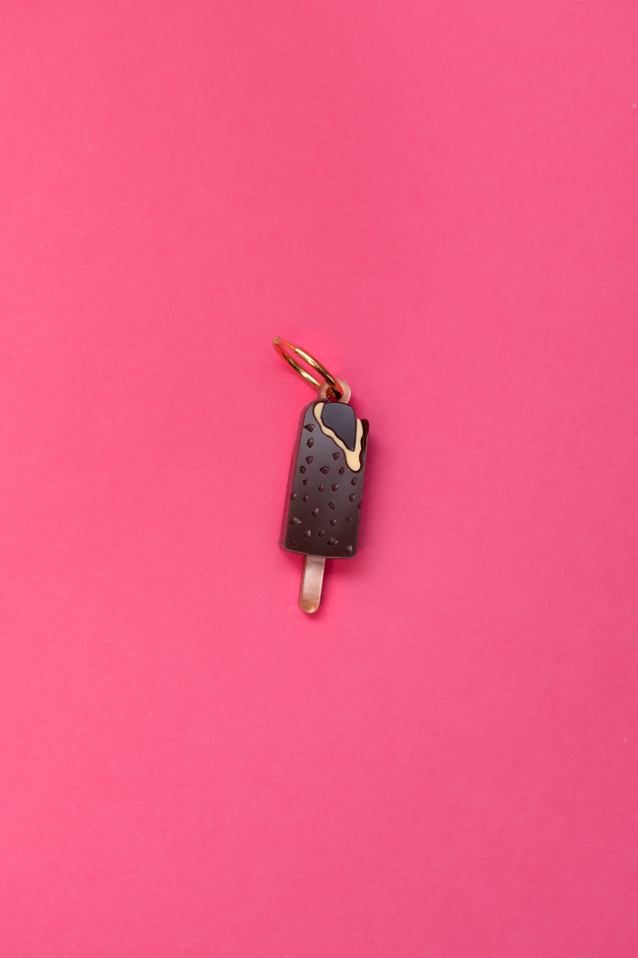 Pendientes de metacrilato inspirados en los helados que disfrutábamos de pequeños en verano. Coloridos y divertidos, ideales para lucir en cualquier ocasión 