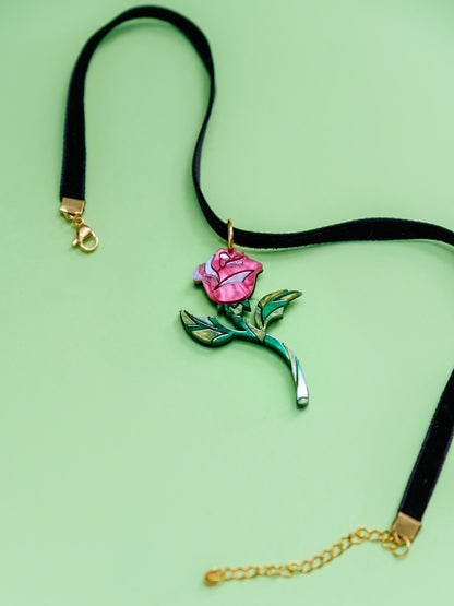 Choker de metacrilato inspirado en las películas Disney, realizado a mano pieza a pieza, esta joyita es ideal para realzar cualquier look, lleno de color y super elegante