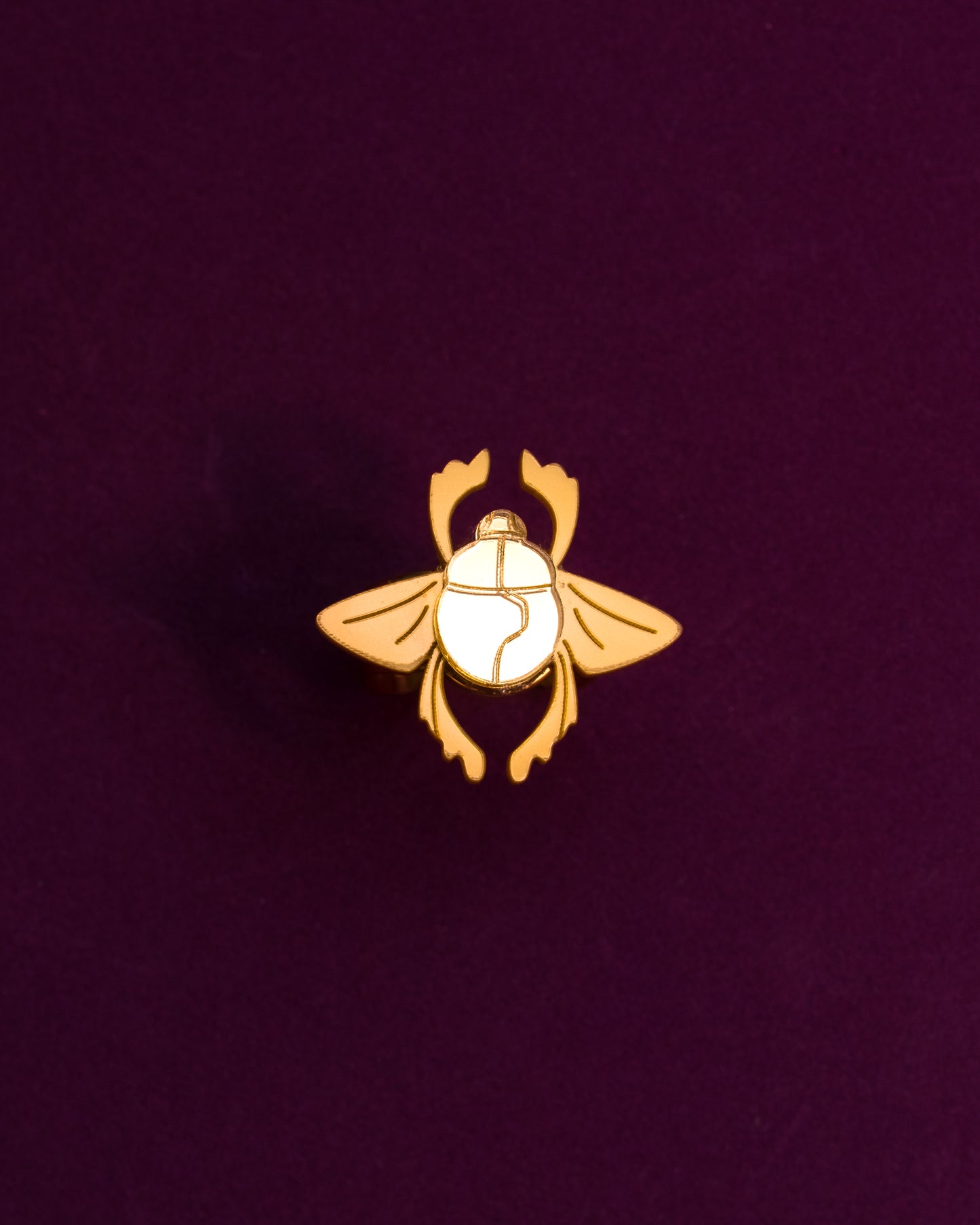 anillo de acero inoxidable dorado con metacrilato dorado metalizado y dorado espejo para hacer el escarabajo. Inspirado en la pelicula de aladdin