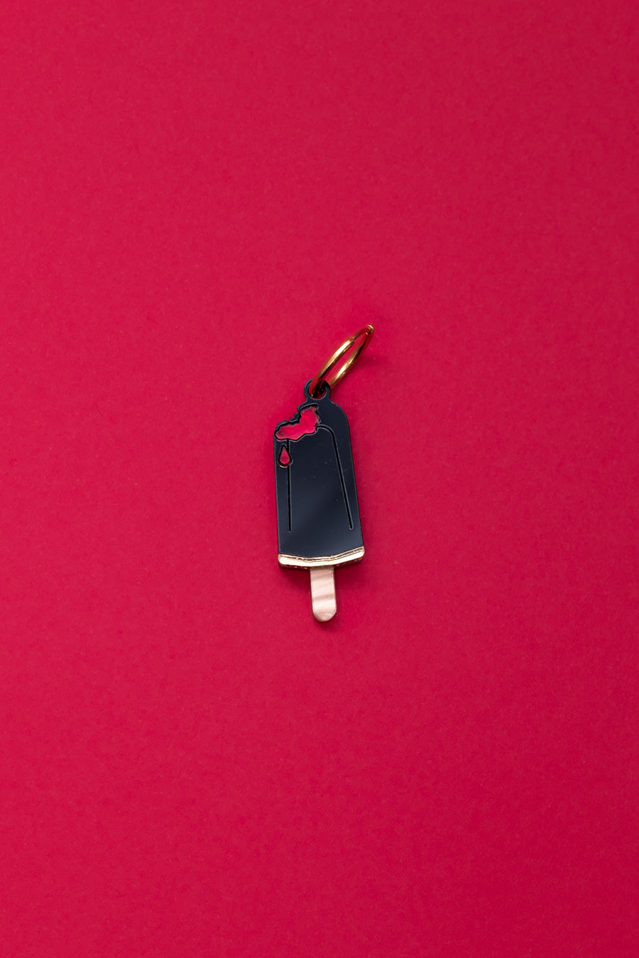 Pendientes de metacrilato inspirados en los helados que disfrutábamos de pequeños en verano. Coloridos y divertidos, ideales para lucir en cualquier ocasión 