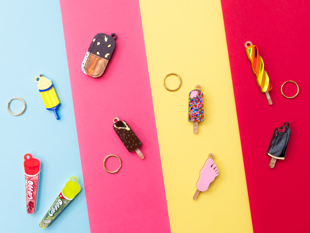 Pendientes de metacrilato inspirados en los helados que disfrutábamos de pequeños en verano. Coloridos y divertidos, ideales para lucir en cualquier ocasión
