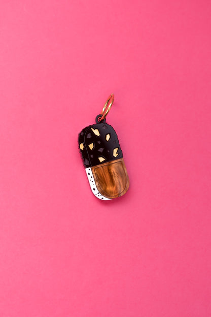 Pendientes de metacrilato inspirados en los helados que disfrutábamos de pequeños en verano. Coloridos y divertidos, ideales para lucir en cualquier ocasión 