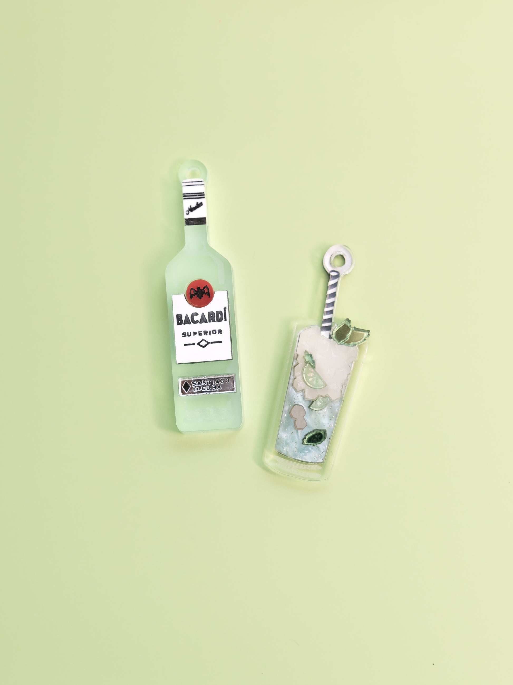 Pendientes de metacrilato inspirados en las bebidas del verano. Coloridas y divertidas, ideales para lucir en cualquier ocasión 