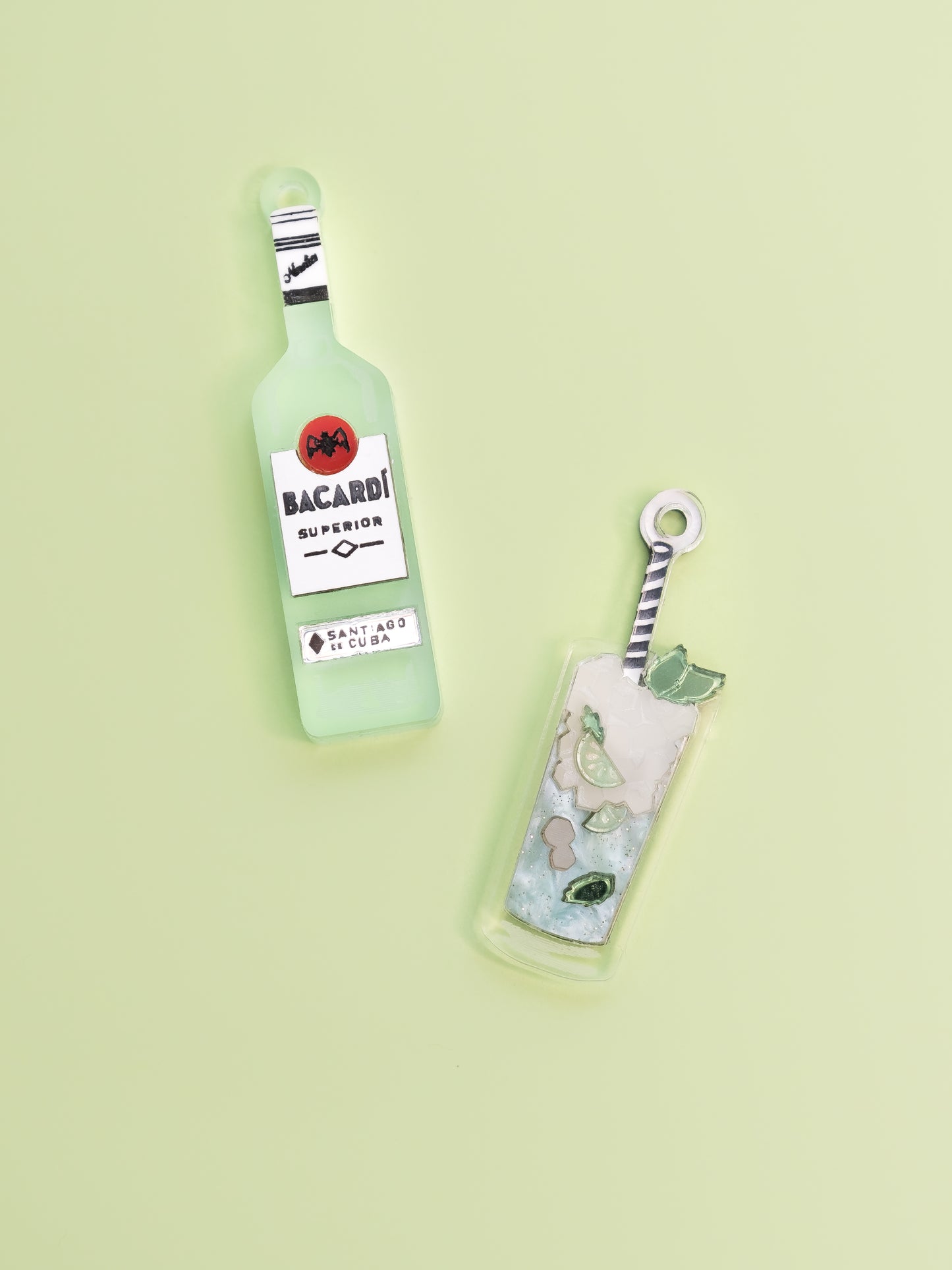 Pendientes de metacrilato inspirados en las bebidas del verano. Coloridas y divertidas, ideales para lucir en cualquier ocasión 