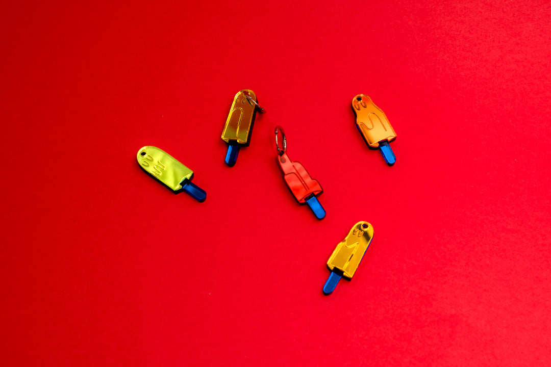 Pendientes de metacrilato inspirado en los helados fantasmikos que disfrutábamos de pequeños. Coloridos y divertidos