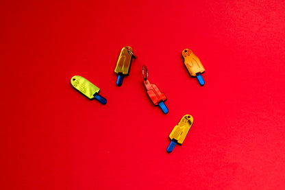 Pendientes de metacrilato inspirado en los helados fantasmikos que disfrutábamos de pequeños. Coloridos y divertidos