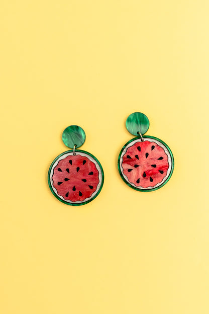 Pendientes de metacrilato ideales para verano. Coloridos y elegantes, hechos a mano