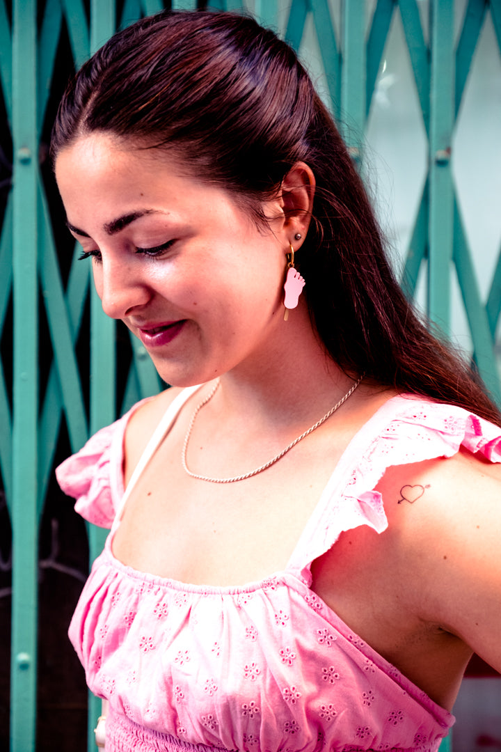 Pendientes de metacrilato inspirados en los helados que disfrutábamos de pequeños en verano. Coloridos y divertidos, ideales para lucir en cualquier ocasión 
