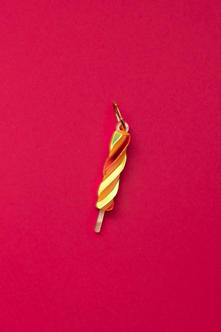 Pendientes de metacrilato inspirados en los helados que disfrutábamos de pequeños en verano. Coloridos y divertidos, ideales para lucir en cualquier ocasión 