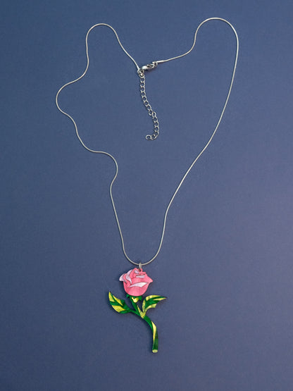 Colgante de metacrilato inspirado en las películas Disney, realizado a mano pieza a pieza, esta joyita es ideal para realzar cualquier look, lleno de color y super elegante