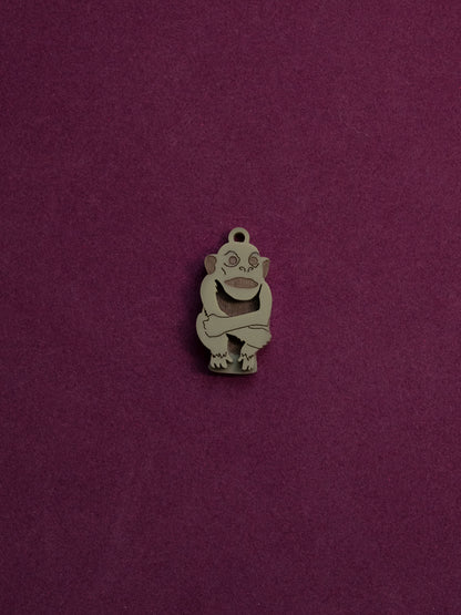 Pack de 5 pendientes de metacrilato inspirados en la famosa película de jumanji, en este caso la pieza del mono en verde mate